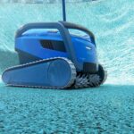 Dolphin M600 w basenie