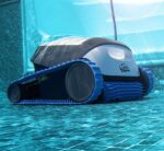 Robot basenowy Dolphin S100 w wodzie