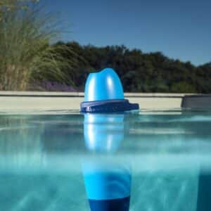 Fluidra Blue Connect Plus pływająca w basenie