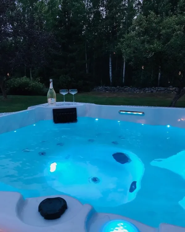 Nordpool Sarek - Wanna z hydromasażem - obrazek 7